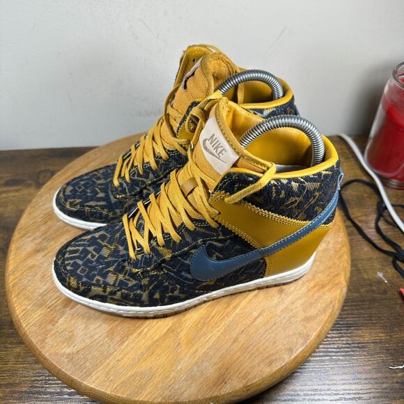 Nike Dunk Sky Hi‎ Premium Gold Suede Women's Size 8.5 Shoes Sneakers 585560-700 - Picture 3 of 9